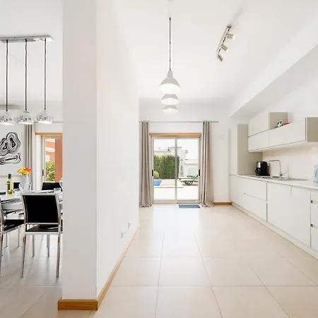 Вилла Ofelia 46 By Destination Algarve Лагуш